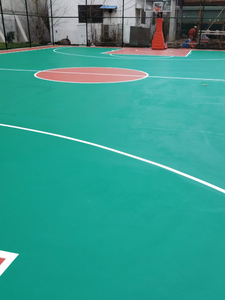 秦皇岛 球场长期使用易出现地面开裂